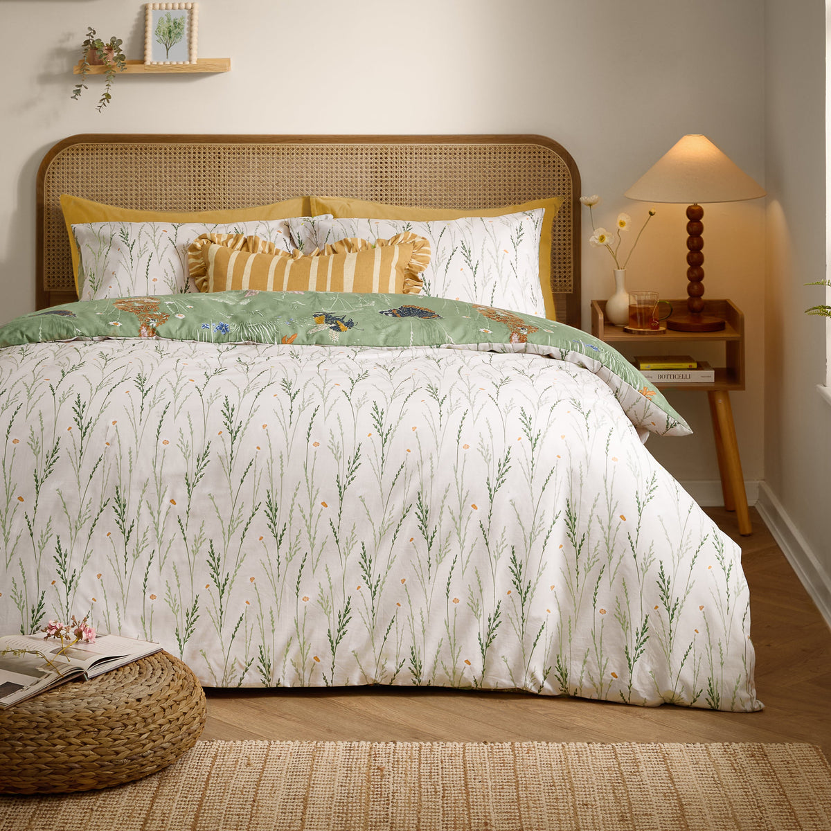 Meadow Flora Reversible Duvet Cover Set in Green