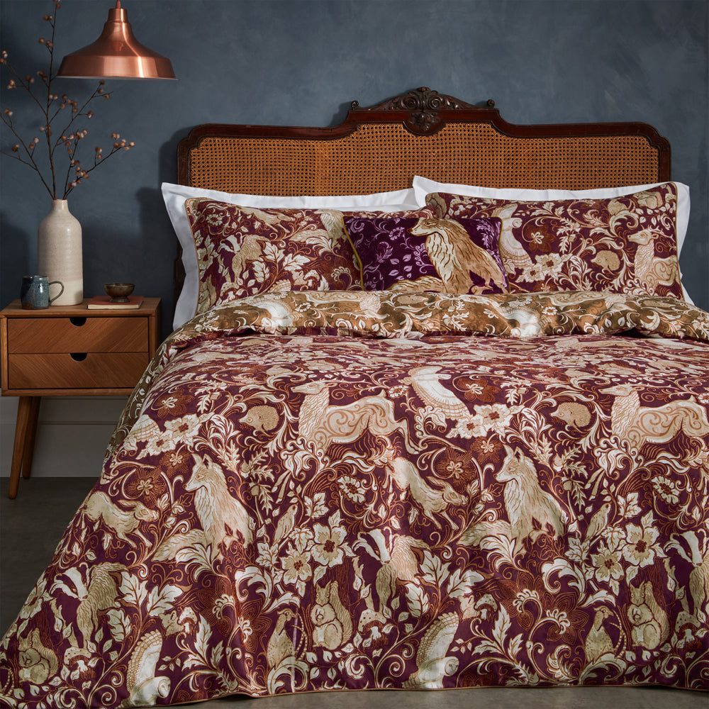 Harewood 100% Cotton Duvet Cover Set in Red