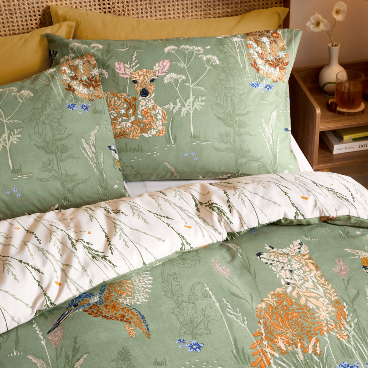 Meadow Flora Reversible Duvet Cover Set in Green