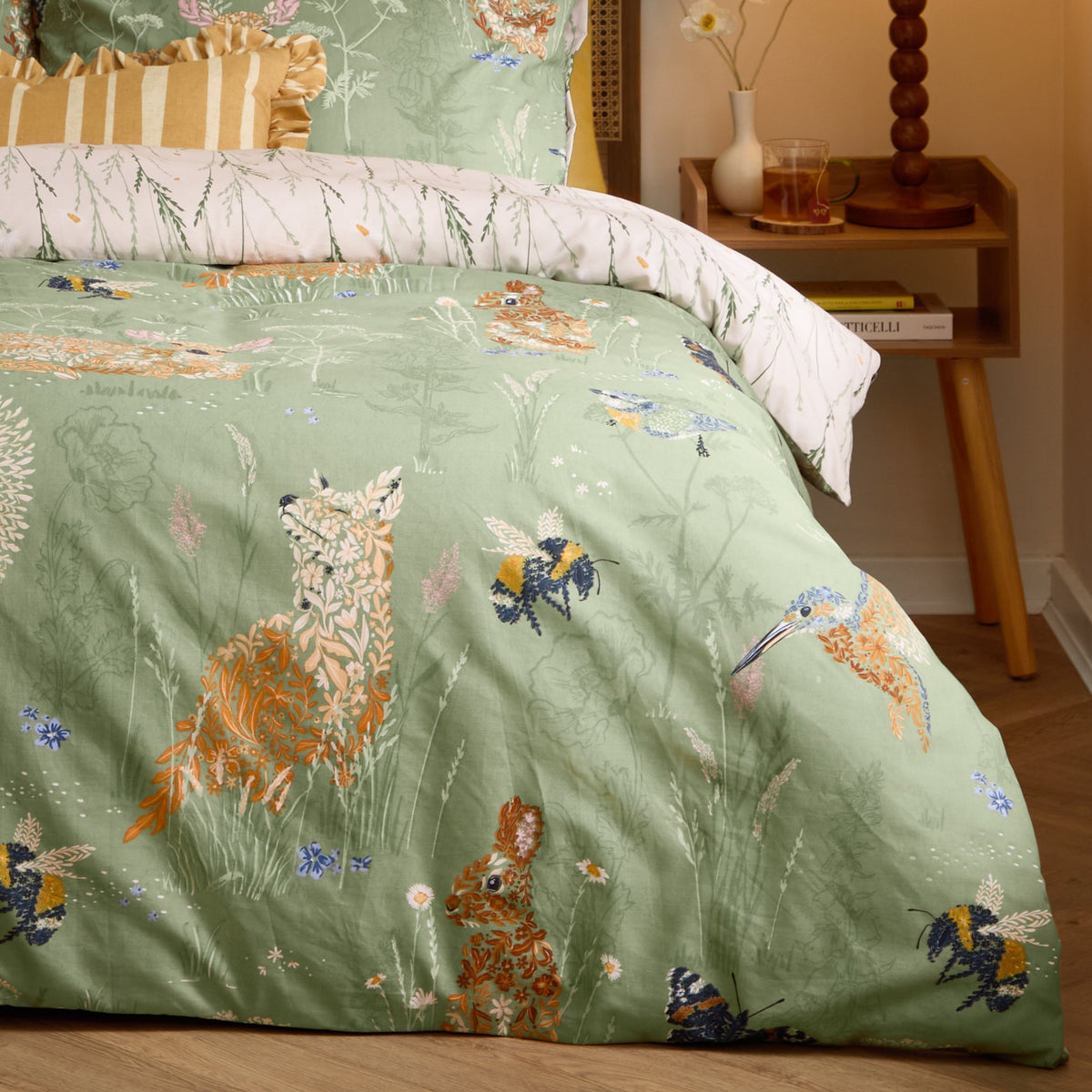 Meadow Flora Reversible Duvet Cover Set in Green