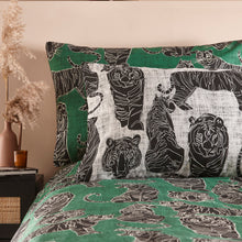 Wildcat Reversible Duvet Cover Set in Jungle Green
