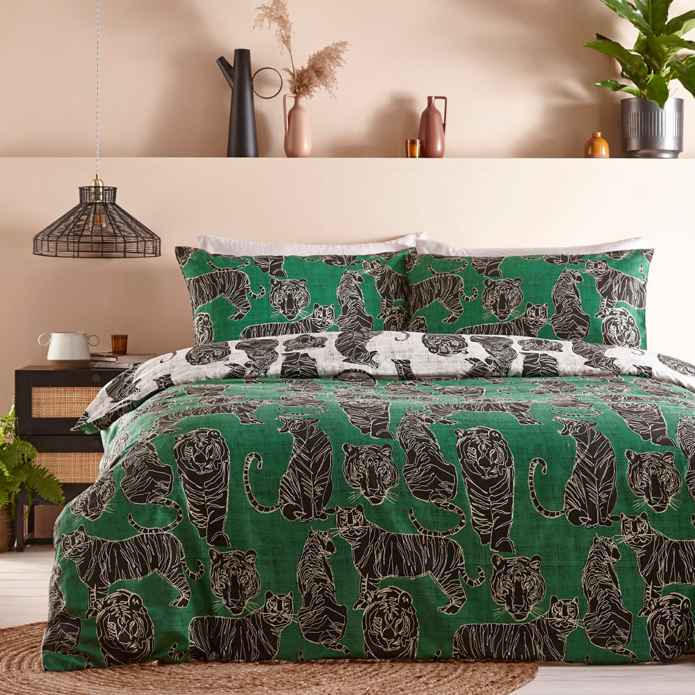 Wildcat Reversible Duvet Cover Set in Jungle Green