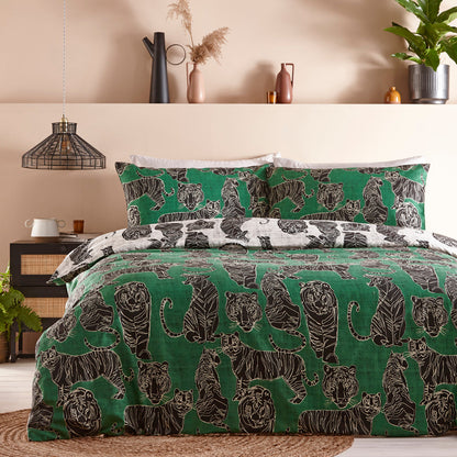Wildcat Reversible Duvet Cover Set in Jungle Green