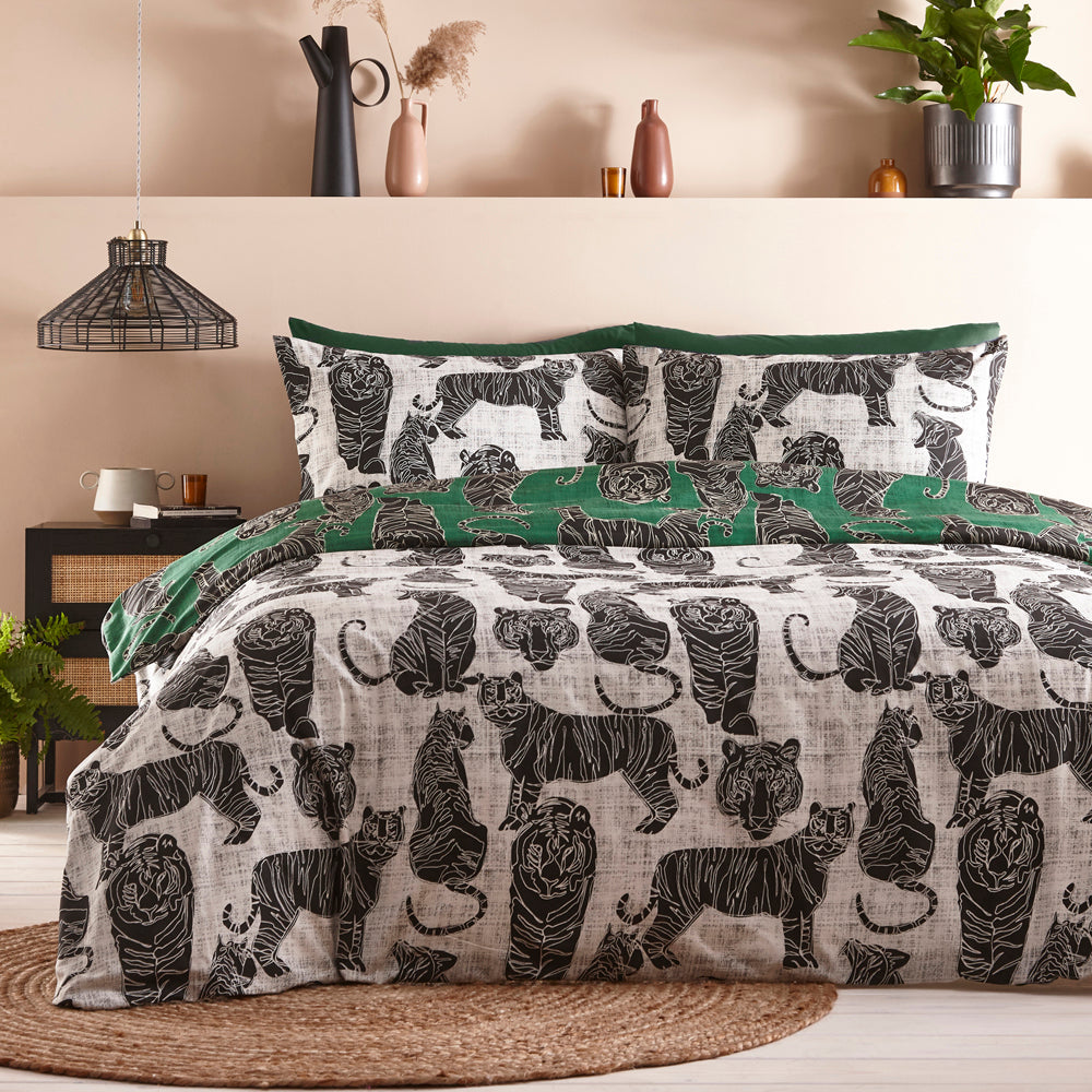 Wildcat Reversible Duvet Cover Set in Jungle Green