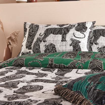 Wildcat Reversible Duvet Cover Set in Jungle Green
