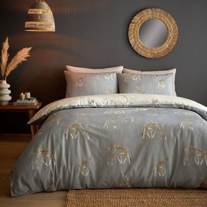 Milo Giraffe Reversible Duvet Cover Set in Grey