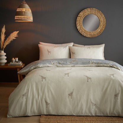 Milo Giraffe Reversible Duvet Cover Set in Grey