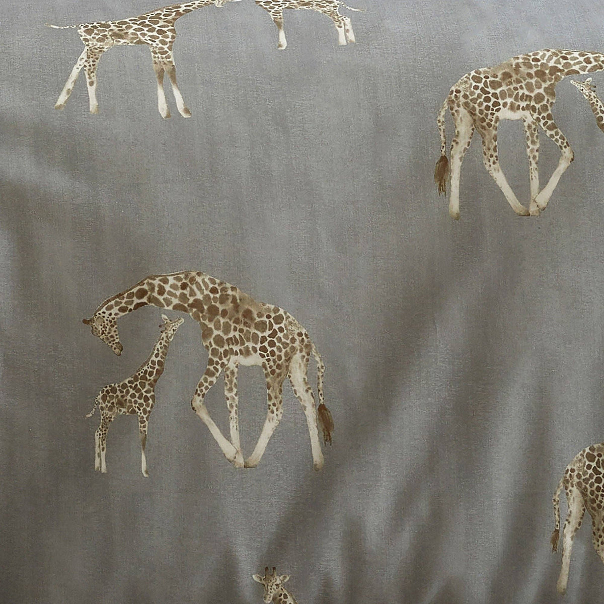 Milo Giraffe Reversible Duvet Cover Set in Grey