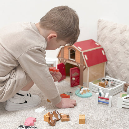 Home Farm Wooden Barn Playset from Jumini